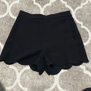 Aritzia scalloped black shorts